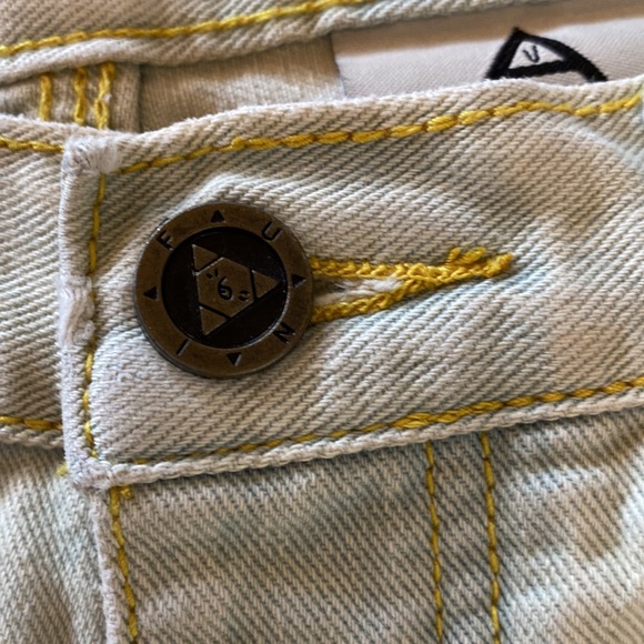 UNIF High Waist Button Up Light Wash Distressed Jeans with Ripped Knees size 26 - Picture 5 of 15